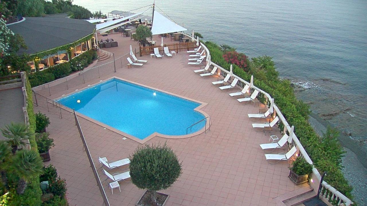 Alivi Hotel Ville-di-Pietrabugno Ngoại thất bức ảnh