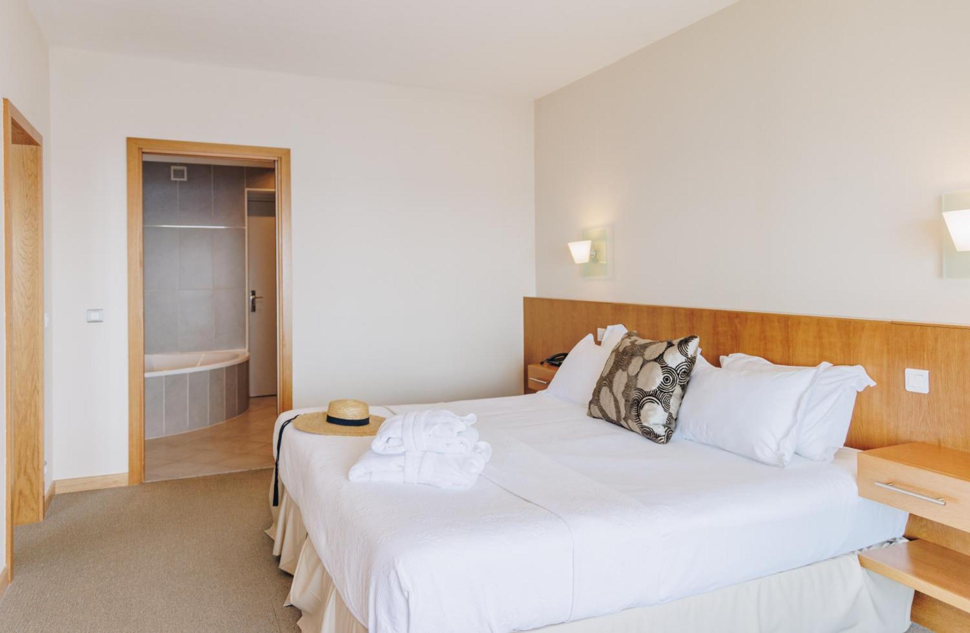 Alivi Hotel Ville-di-Pietrabugno Ngoại thất bức ảnh
