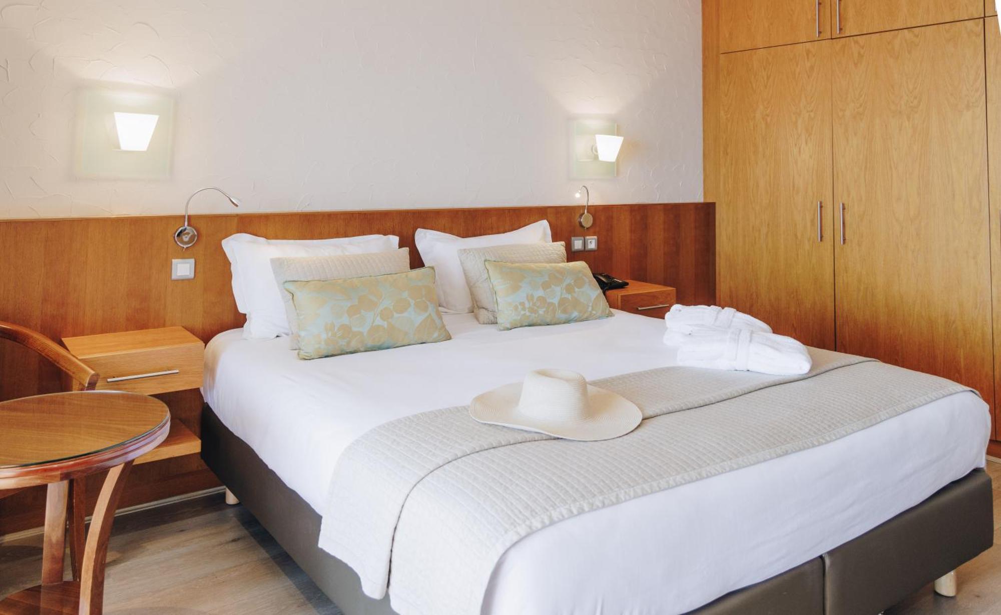 Alivi Hotel Ville-di-Pietrabugno Ngoại thất bức ảnh